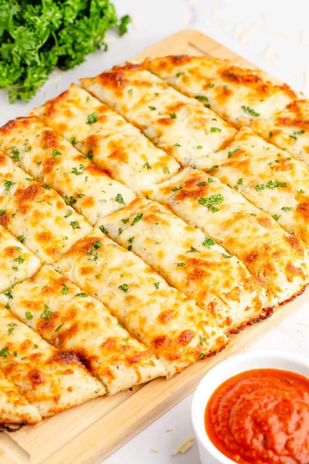Garlic cheese bread with marinara for dipping