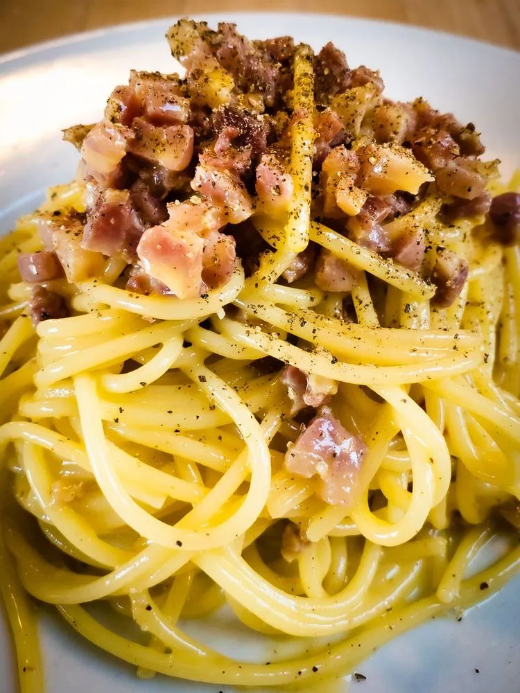 Pasta carbonara made to order